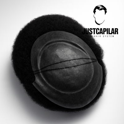 Peruca afro com base preta e cabelo encaracolado, logo JUSTCAPILAR