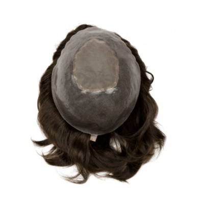 Touca ou peruca com base cinzenta e cabelo escuro