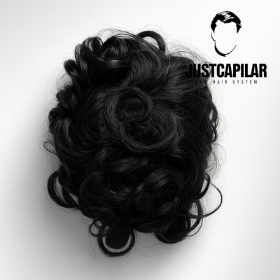 Aplique de cabelo encaracolado preto com logotipo JUSTCAPILAR