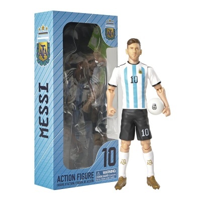 Figura de ação do jogador Messi com uniforme da Argentina em caixa azul.