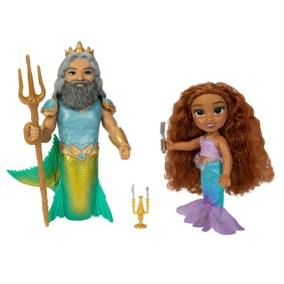 Bonecos sereia com cauda colorida e acessórios em fundo branco