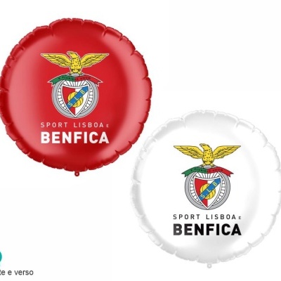 Balões vermelho e branco com o emblema do Sport Lisboa e Benfica