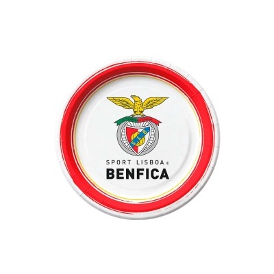 Prato de papel branco com borda vermelha e amarela e emblema do Sport Lisboa e Benfica