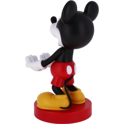Figura de Mickey Mouse vista de costas com calções vermelhos e sapatos amarelos