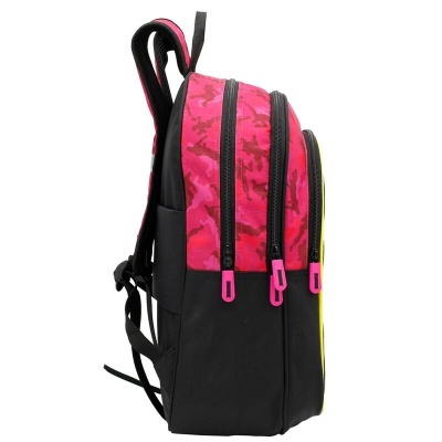 Mochila preta e rosa com várias divisórias e zíperes cor-de-rosa