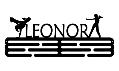 Suporte metálico negro com nome LEONORA e figuras femininas em dança