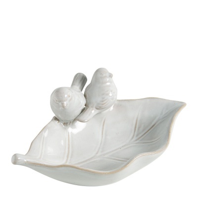 Prato decorativo em cerâmica branca em forma de folha com dois pássaros