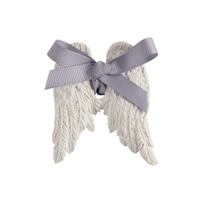 Ornamento de asas de anjo brancas com laço cinza claro