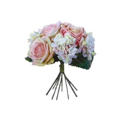 Buquê de flores artificiais com rosas rosa e flores brancas