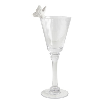 Copo de vidro transparente com borboleta decorativa branca