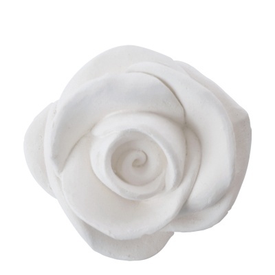 Flor decorativa branca em forma de rosa de cerâmica