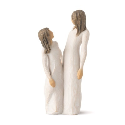 Figuras decorativas de mãe e filha em madeira