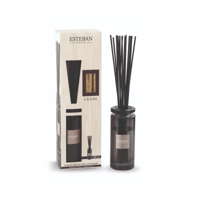 Vareta aromatizante ESTEBAN PARIS CÈDRE em frasco de vidro castanho escuro com embalagem branca