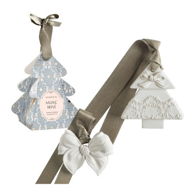 Conjunto de decoração perfumada em forma de árvore com embalagem azul floral
