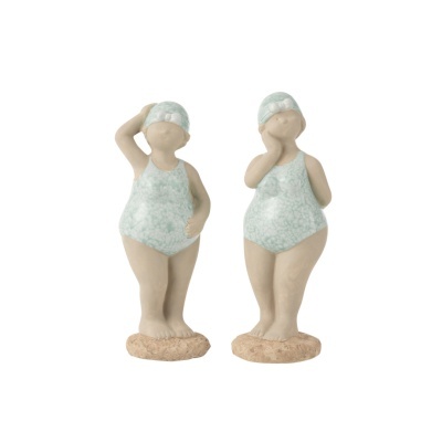 Esculturas de figuras femininas com fato de banho verde claro e chapéu de banho