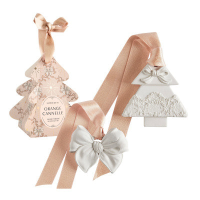 Conjunto perfumado decorativo Mathilde M Orange Cannelle com laço e árvore branco em fita rosa claro