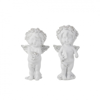 Estatuetas brancas de anjinhos com asas e coroas de flores