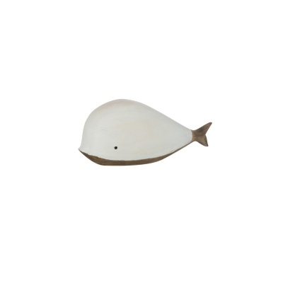 Peixe decorativo de madeira branco e castanho sobre fundo branco