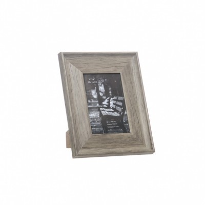 Moldura de madeira cinzenta com fotografia preta e branca de banco de parque