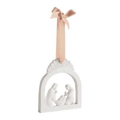 Enfeite decorativo branco de presépio com fita rosa claro.
