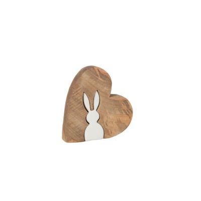 Coração de madeira com recorte branco em forma de coelho