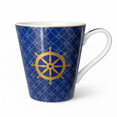 Caneca azul com padrão branco e volante de barco dourado