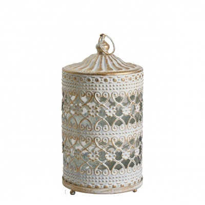 Lanterna metálica decorativa branca com padrão de corações e flores