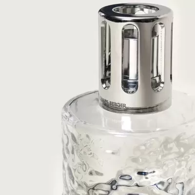 Frasco de vidro texturizado com tampa metálica cilíndrica