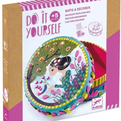 Caixa redonda para decorar com figura feminina e flores em várias cores da marca Djeco