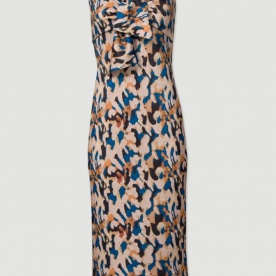 Vestido justo sem alças com padrão abstrato colorido e detalhe franzido