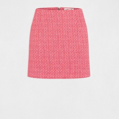 Saia curta cor-de-rosa texturada com fecho na parte de trás