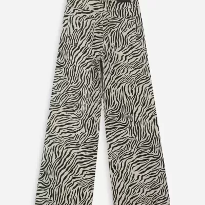 Calças de padrão zebra preto e branco com corte largo