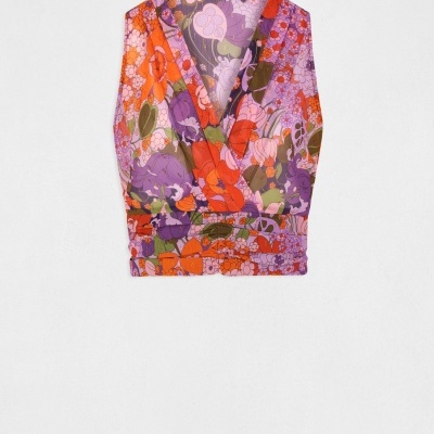 Top feminino floral colorido com decote cruzado