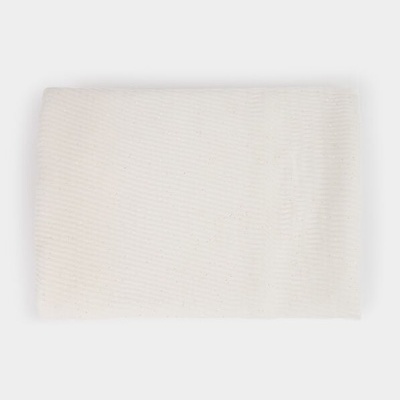 Pano branco com textura de linhas horizontais e pequenas fibras brilhantes