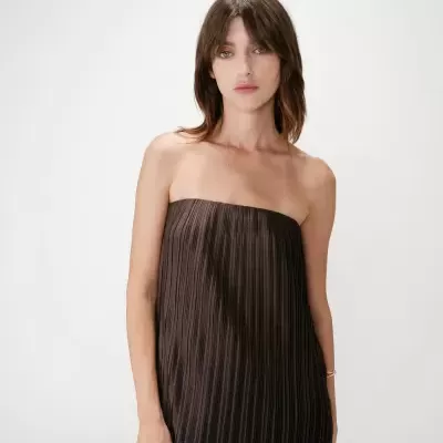 Top feminino plissado castanho escuro tomara que caia