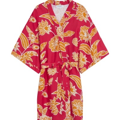 Robe floral cor de rosa com mangas curtas e cinto