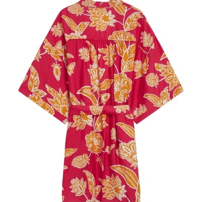 Vestido curto vermelho com padrão floral laranja e branco e cinto