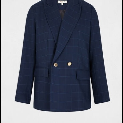 Blazer feminino azul escuro com padrão de quadrícula azul clara e botões dourados
