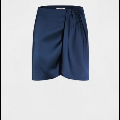Saia curta azul escuro com detalhe franzido