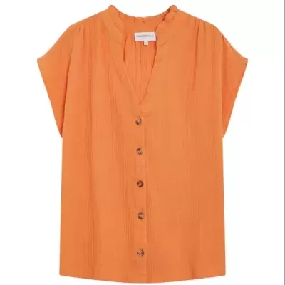 Blusa laranja com botões e gola com babado