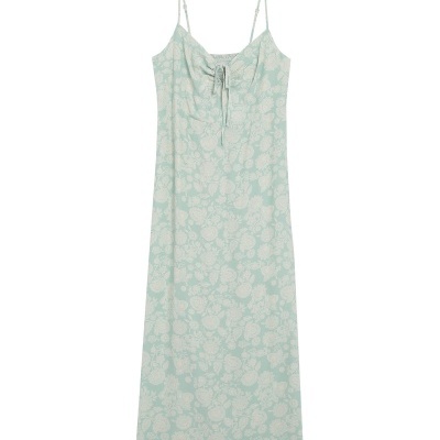 Vestido comprido verde menta com padrão floral branco e alças finas