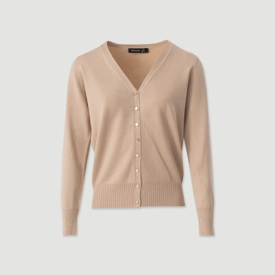 Casaco cardigan bege com botões dourados e gola em V