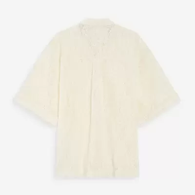 Blusa feminina creme de renda com padrão floral