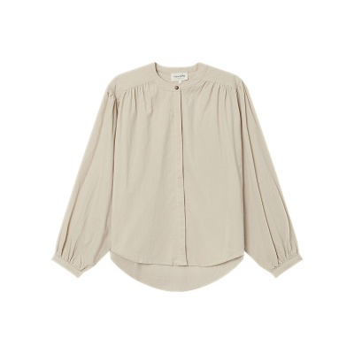 Blusa feminina bege clara de manga longa e gola redonda