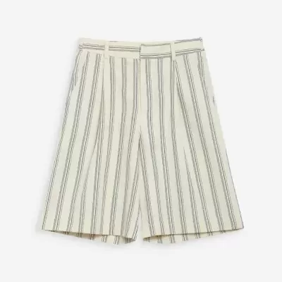 Calções riscas verticais pretas em tecido branco