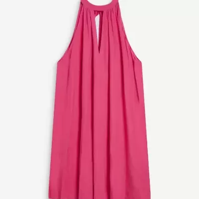 Vestido sem mangas rosa com gola redonda e abertura na frente