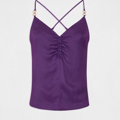 Top feminino roxo com alças finas cruzadas e franzido frontal