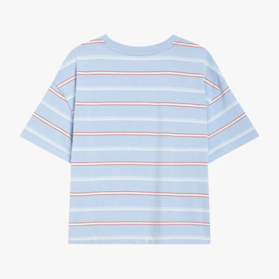 T-shirt azul claro com riscas horizontais brancas e vermelhas