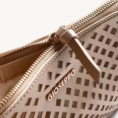 Mala de mão bege em pele com padrão quadrado recortado e logo GIOSEPPO