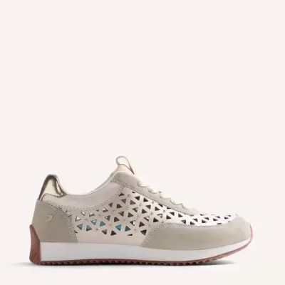 Ténis feminino bege com detalhes triangulares e sola branca e castanha